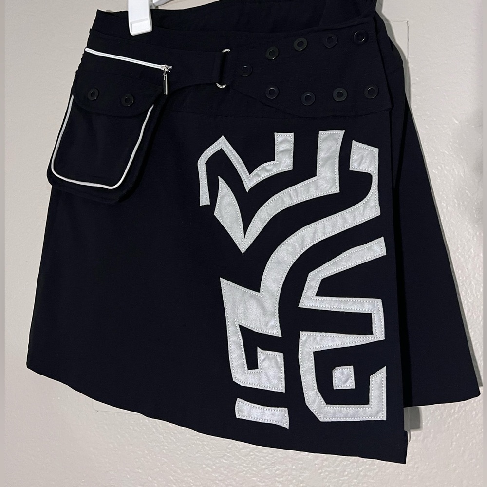 Y2K skirt with lots of buttons